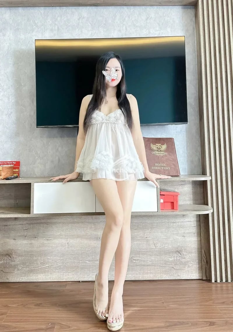 KHẢ VY_XINH DÂM CAO CÂP PHỤC VỤ VUI VẺ