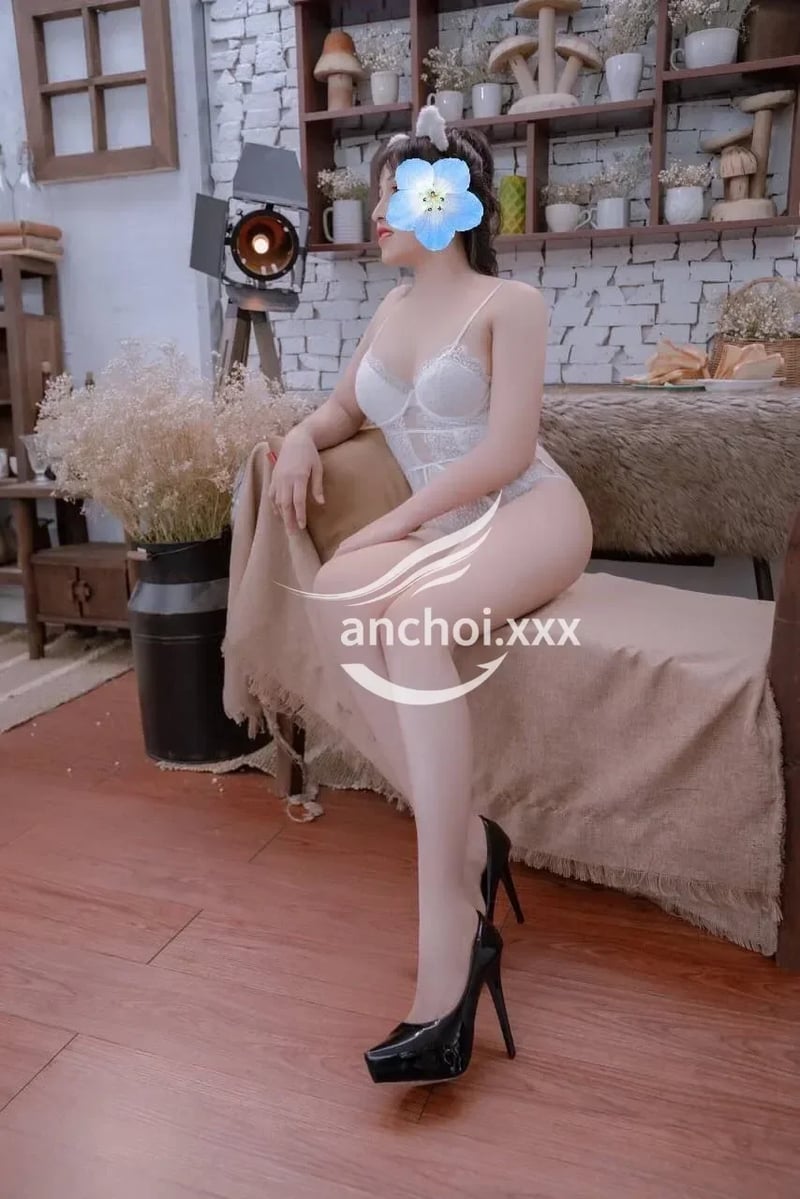 HỒNG TRANG EM GÁI CAO RÁO VÚ TO XINH XẮN VUI VẺ