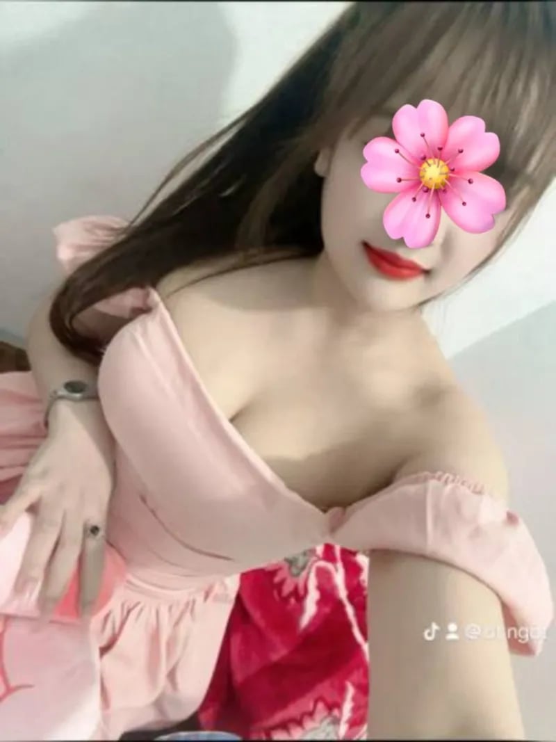 HOTGIRL❤️TRANG CÚN❤️XINH XẮN CUTE ĐÁNG YÊU VÚ BÍM NUỘT NÀ